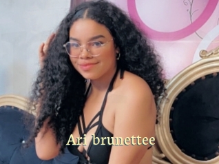 Ari_brunettee