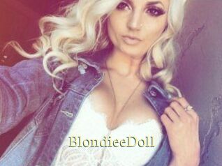BlondieeDoll