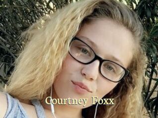 Courtney_Foxx
