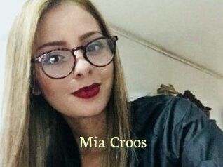 Mia_Croos