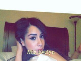 Mia_Evelyn