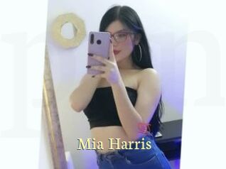 Mia_Harris