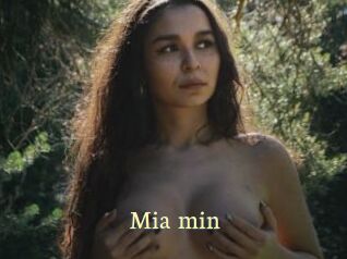Mia_min