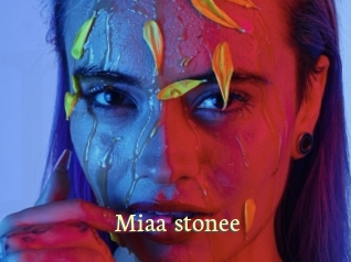 Miaa_stonee