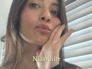 Niaawhite