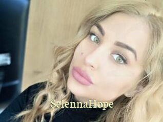 SelennaHope Porn str8